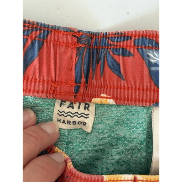 Fair‎ Harbor The Bungalow Water Repellent Swim Trunks Red Tropical Size XXL NWT - Picture 3 of 13